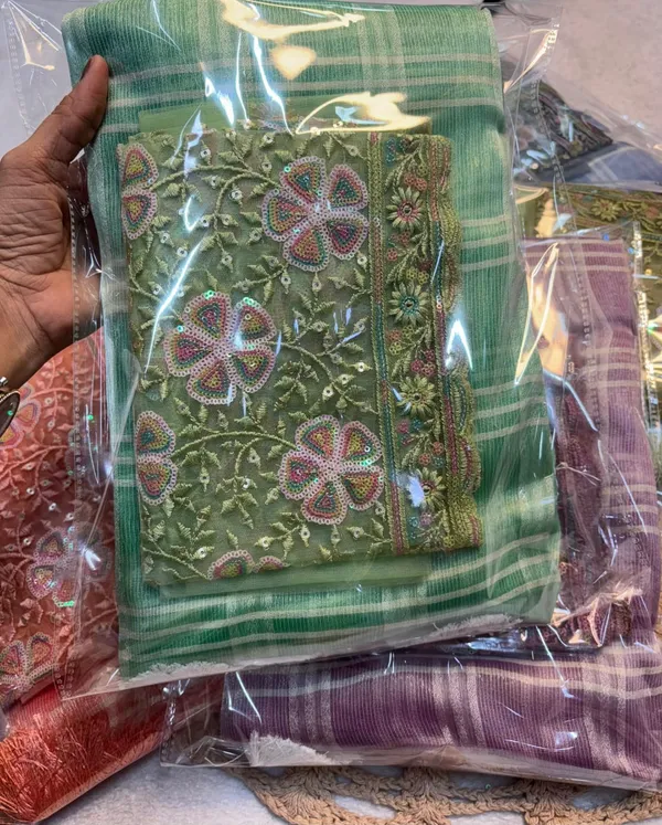 Green_Chiffon_Saree_With_Blouse_For_Women