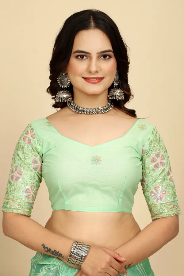 Green_Chiffon_Saree_With_Blouse_For_Women