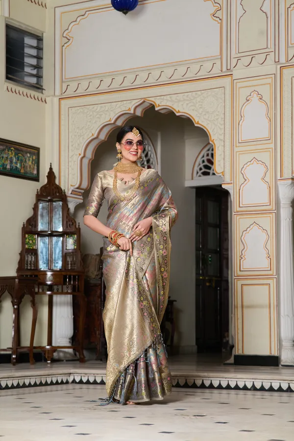 Grey_Banarasi_Organza_Saree_With_Tassels_Blouse_For_Women