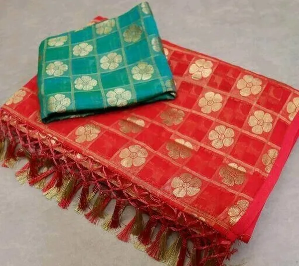 Magenta_Jacquard_Floral_Print_Ilkal_Saree_For_Women