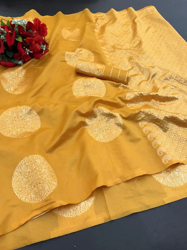Mustard_Cotton_Blend_Woven_Daily_Wear_Saree_For_Women