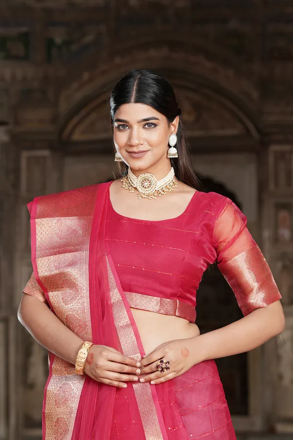 Red_Organza_Woven_Bollywood_Saree_For_Women
