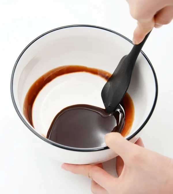 Silicone_Large_Spatula_Heat_Resistant_Seamless_Design