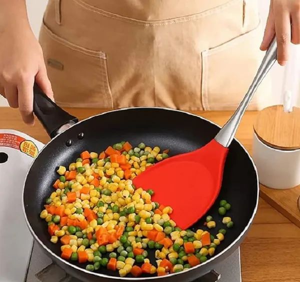 Red_Silicone_Flexible_Spatula_For_Mixing_Heat_Resistant