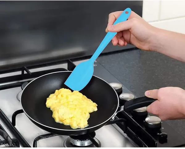 Blue_Flexible_Rubber_Stirring_and_moving_food__Spatula