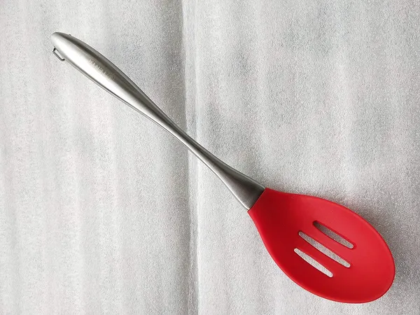 Red_Silicone_Slotted_Serving_Spoon