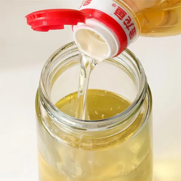 2_in_1_Oil_Dispenser_with_Brush_Glass_Olive_Oil_Storage