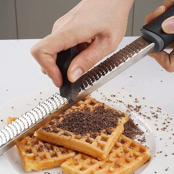 Stainless_Steel_Lemon_Long_Zester_And_Cheese_Grater_(Black)