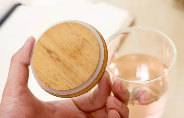 Double_Wall_Glass_with_Bamboo_Lid_for_Tea_Mug