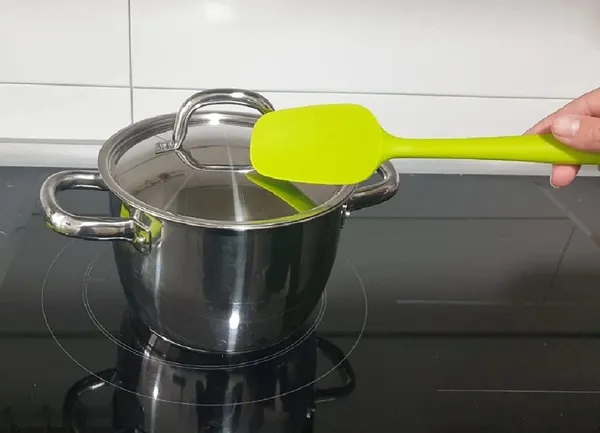 Flexible_Rubber_Spoon_Spatula_Scraper_for_Mixing_Stirring_