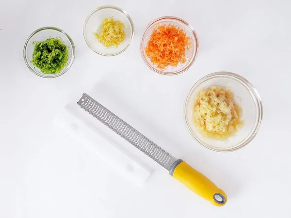 Stainless_Steel_Lemon_Long_Zester_And_Cheese_Grater_(Yellow)