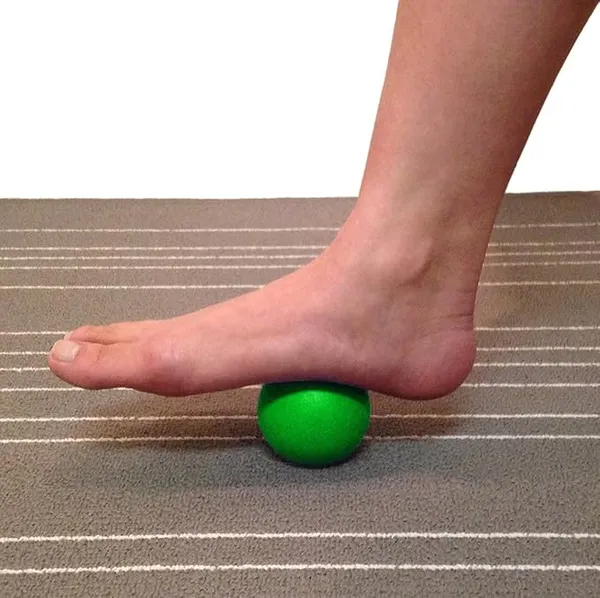 Rubber_Full_Body_Massage_Ball_for_High_Density_Acupressure