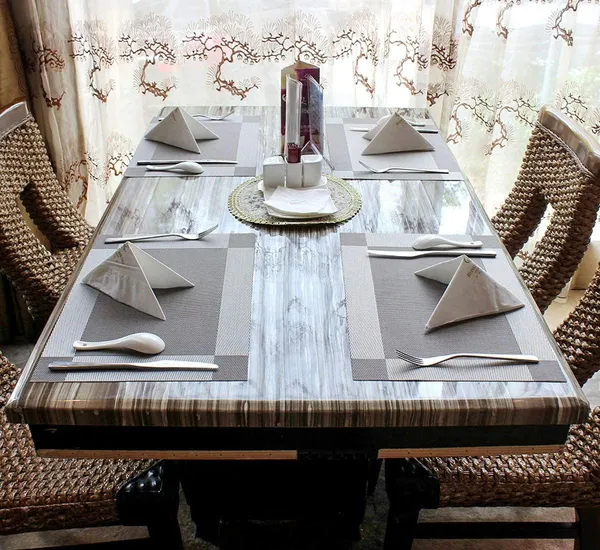 6_Pcs_Woven_Vinyl_Washable_Placemats_(Silver)