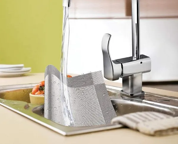 4_Woven_Vinyl_Placemats_With_1_Pcs_Table_Runner_Set_(Silver)