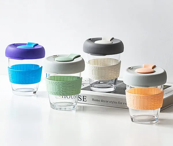Reusable_Coffee_Cups,_Travel_Coffee_Mug_with_Lid_(Green)