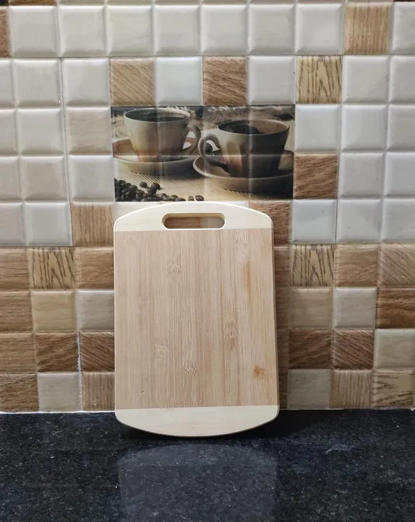 Brown_Wooden_Oval_Shape_Chopping_Board_For_�??Adult_Pack_Of_1