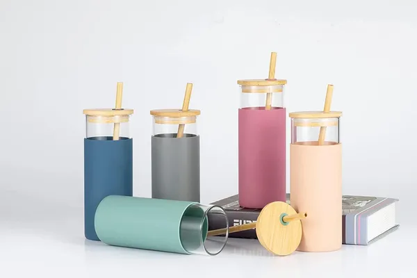 Glass_sipper_with_silicon_grip_and_bamboo_wooden_lid_with_bamboo_straw_pack_of_1