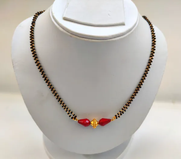 Black_Beads_Cute_Chain_For_Women