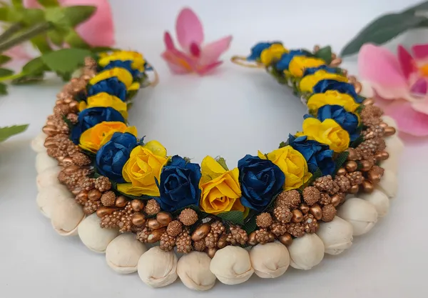 Yellow_&_Blue_Artificial_Flower_Hair_Gajra_For_Women
