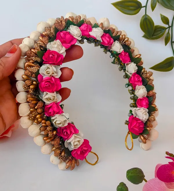 Pink_&_White_Artificial_Flower_Hair_Gajra