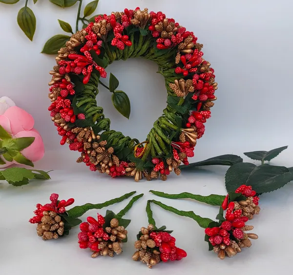 Red_&_Golden_Artificial_Flower_Hair_Gajra_For_Women