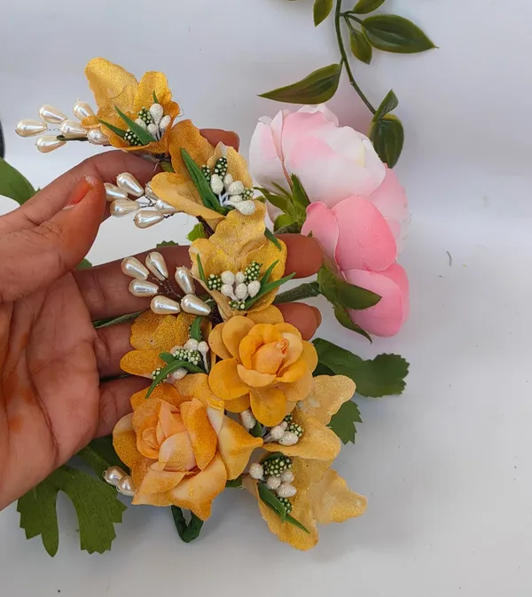 Gold_Artificial_Flower_Hair_Brooch_For_Women