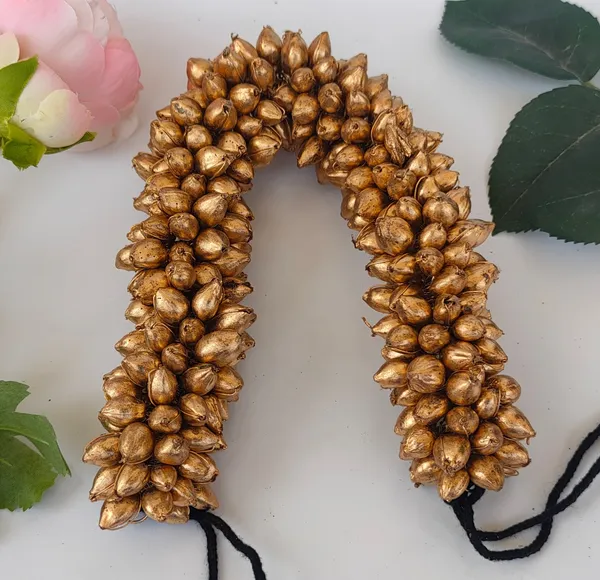 Gold_Artificial_Flower_Hair_Gajra_For_Women