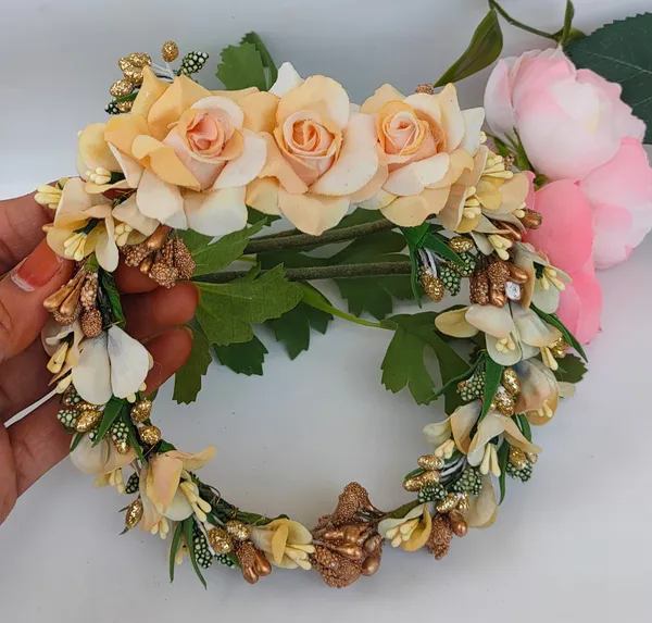 Gold_Artificial_Flower_Hair_Gajra_|_For_Women_Hair_Styling