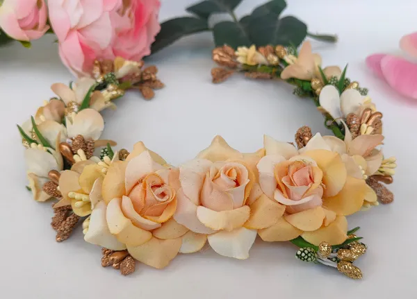 Gold_Artificial_Flower_Hair_Gajra_|_For_Women_Hair_Styling