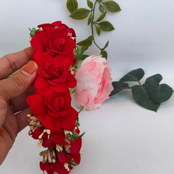 Red_Artificial_Flower_Hair_Gajra_For_Women