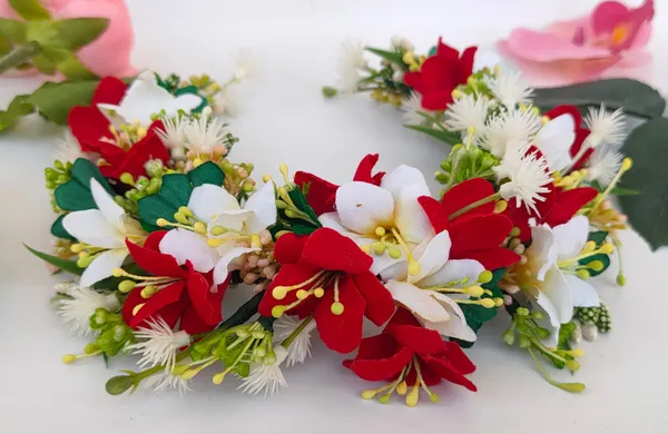 Red_Artificial_Flower_Hair_Gajra_For_Women