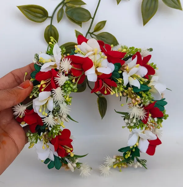 Red_Artificial_Flower_Hair_Gajra_For_Women