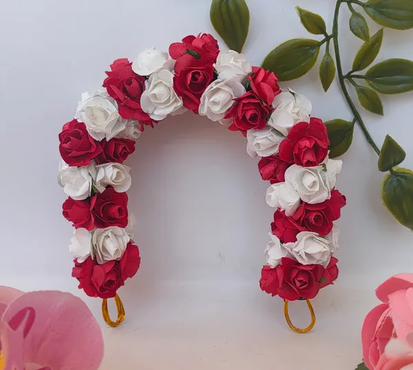 Red_&_White_Artificial_Rose_Gajra