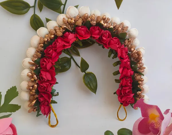 Red_&_Gold_Artificial_Flower_Hair_Gajra