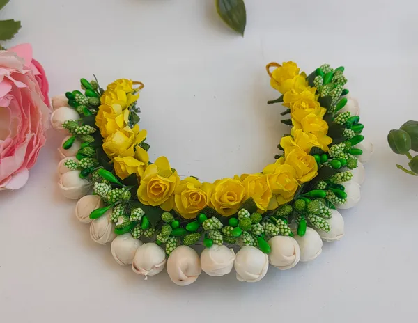 Yellow_&_Green_Artificial_Flower_Hair_Gajra
