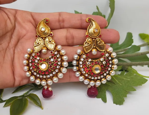 Pink_Chandbali_Earrings_With_A_Festive_Touch