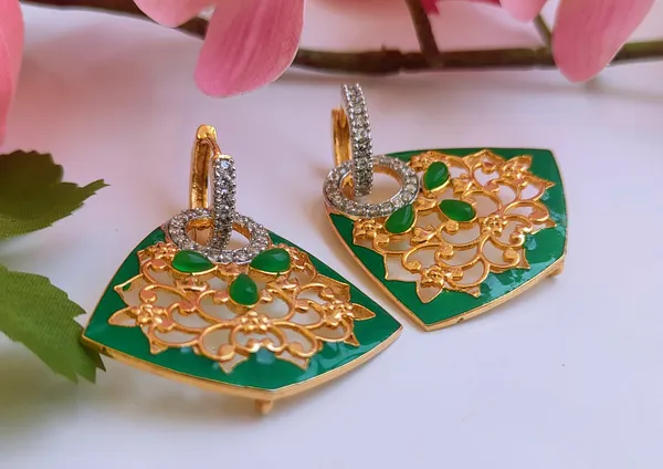 Green_Trendy_Enamel_Earrings_With_Contemporary_Touch