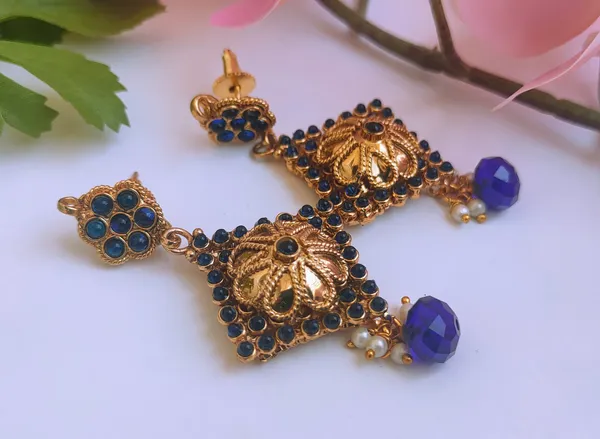 Royal_Blue_Statement_Earrings_For_A_Striking_Look