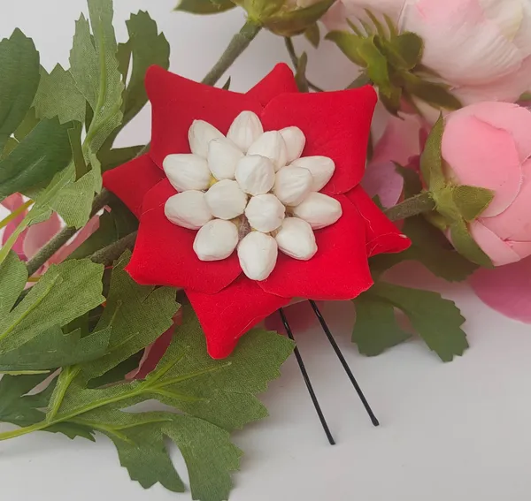 Red_Rose_Premium_Petals_Brooch_Pin
