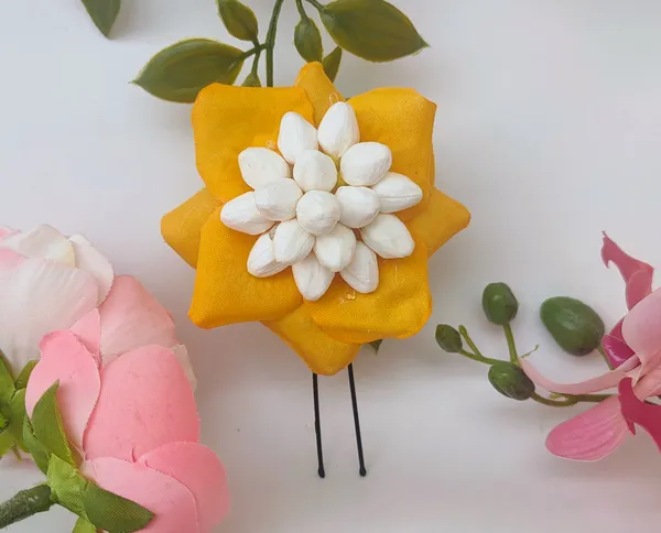 Yellow_Rose_Petals_Brooch_Pin