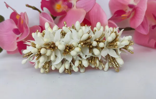 White_Artificial_Pollens_Hair_Clip_|_For_Women_Hair_Accessories