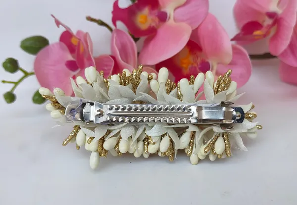 White_Artificial_Pollens_Hair_Clip_|_For_Women_Hair_Accessories