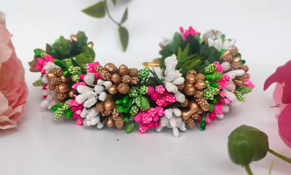 Multicolor_Bridal_Artificial_Flower_Hair_Gajra_|_For_Women