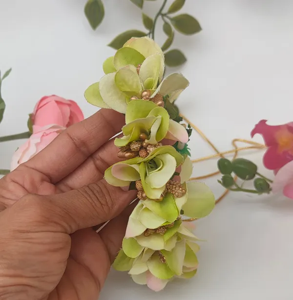 Light_Green_Orchids_Gajra