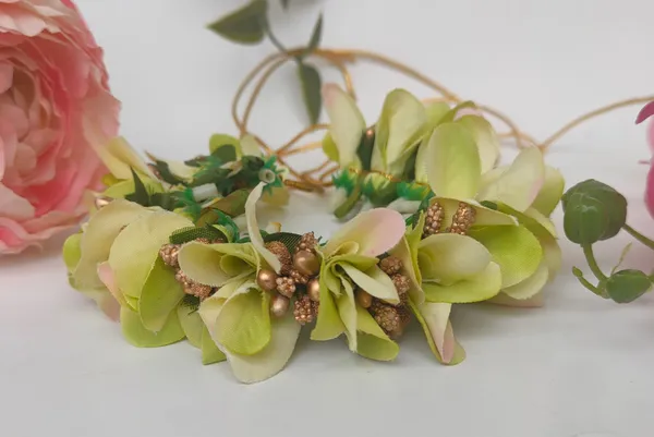 Light_Green_Orchids_Gajra