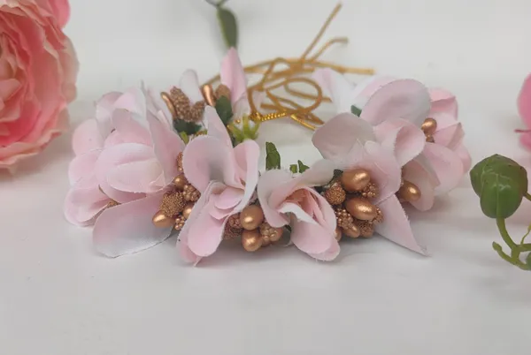 Cream_Color_Orchids_Gajra