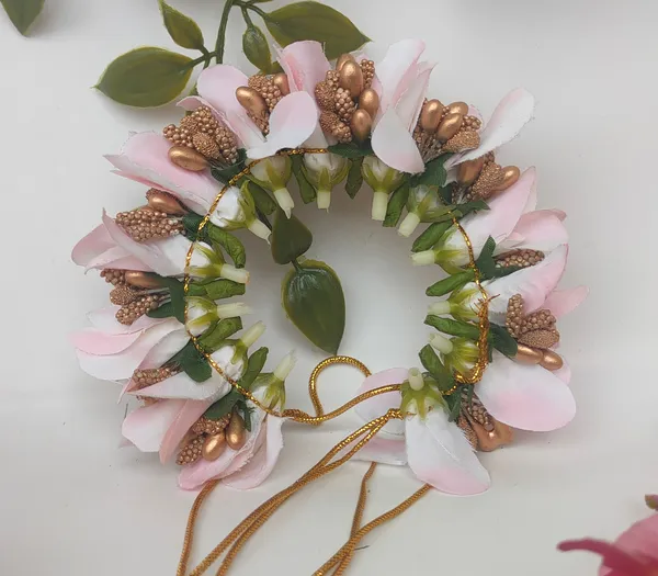 Cream_Color_Orchids_Gajra