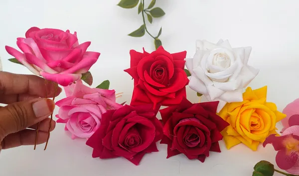 Multicolor_Rose_Brooches_For_Women_(Set_Of_7)