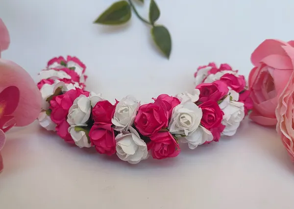Pink_&_White_Artificial_Flower_Hair_Gajra_For_Women