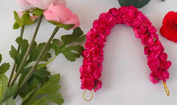 Pink_Artificial_Flower_Hair_Gajra_For_Women